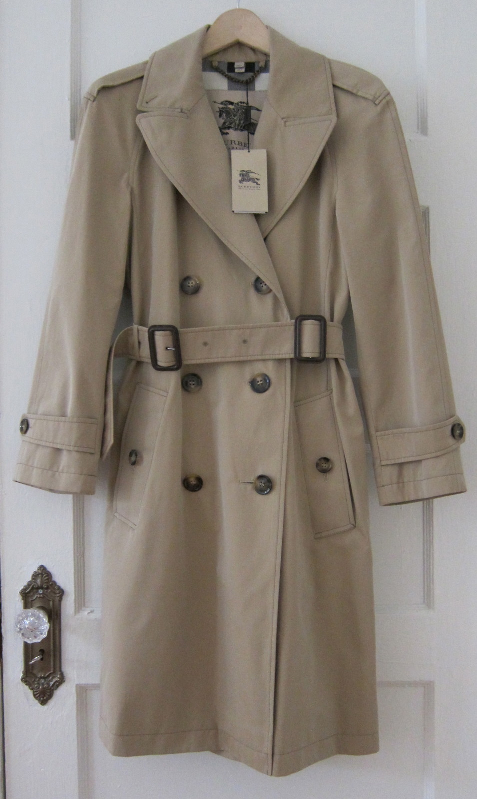 burberrys trench coat fake